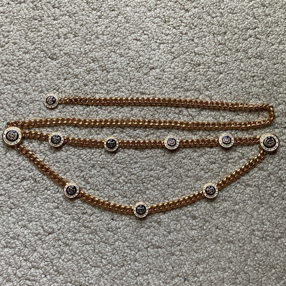 St. John Gold Chain belt - Picture 2 of 9